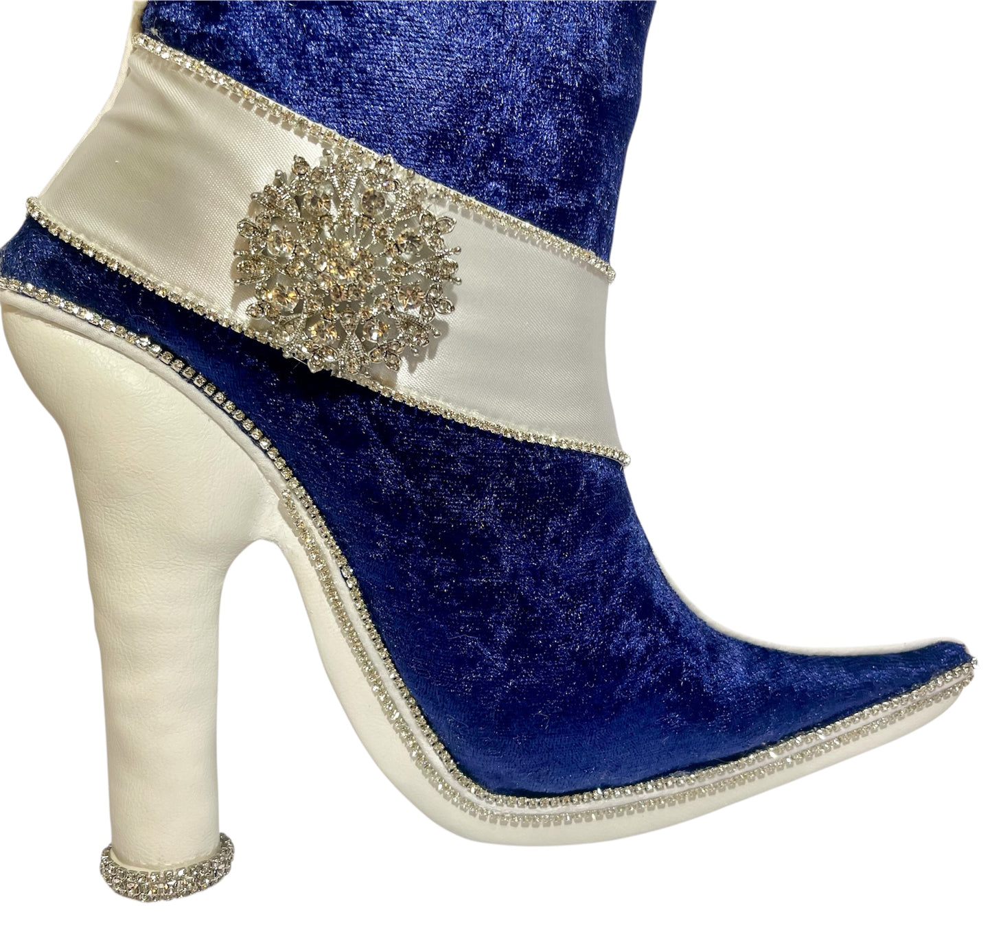 Bougie Winter Wonderland White Furry Deep Blue Velvet Stiletto Boot Wreath Attachment