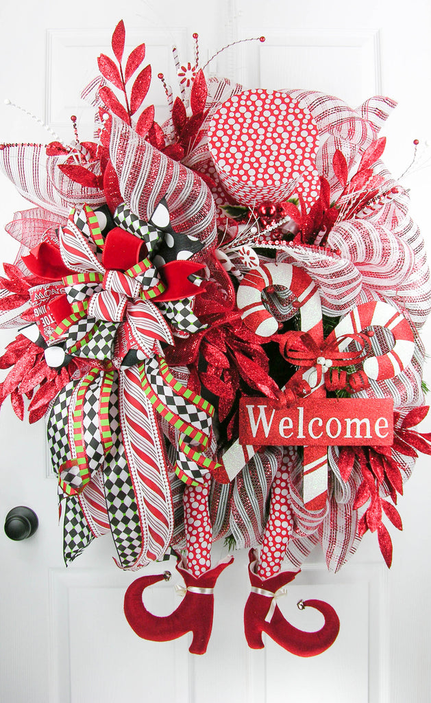 Welcome Top Hat Peppermint Wreath